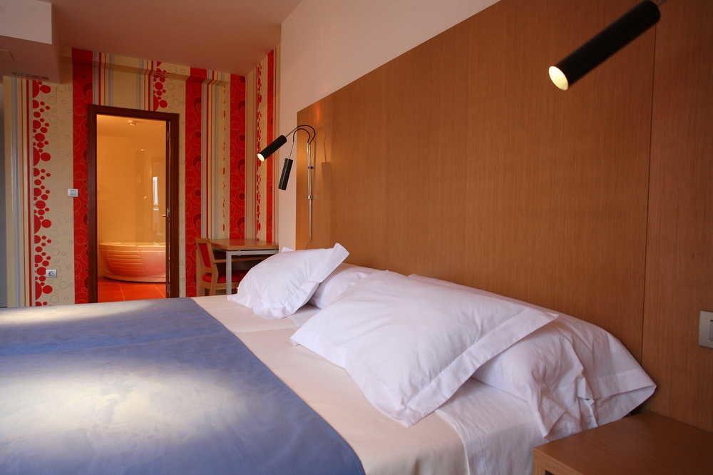 Hotel Ril Burela Ngoại thất bức ảnh
